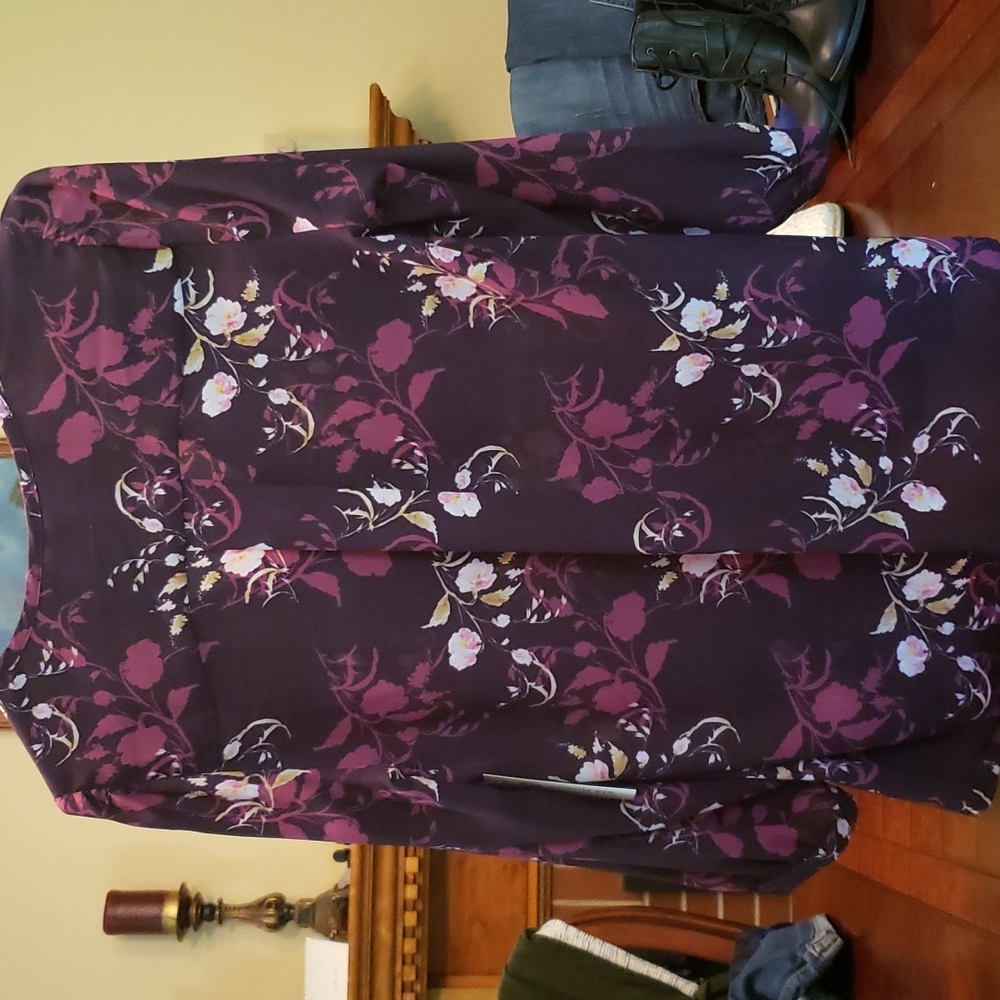 V neck blouse - Picture 2 of 5